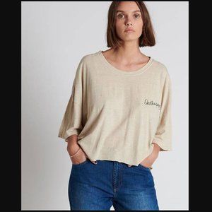 ONETEASPOON EMBROIDERED WRITING CROP TEE